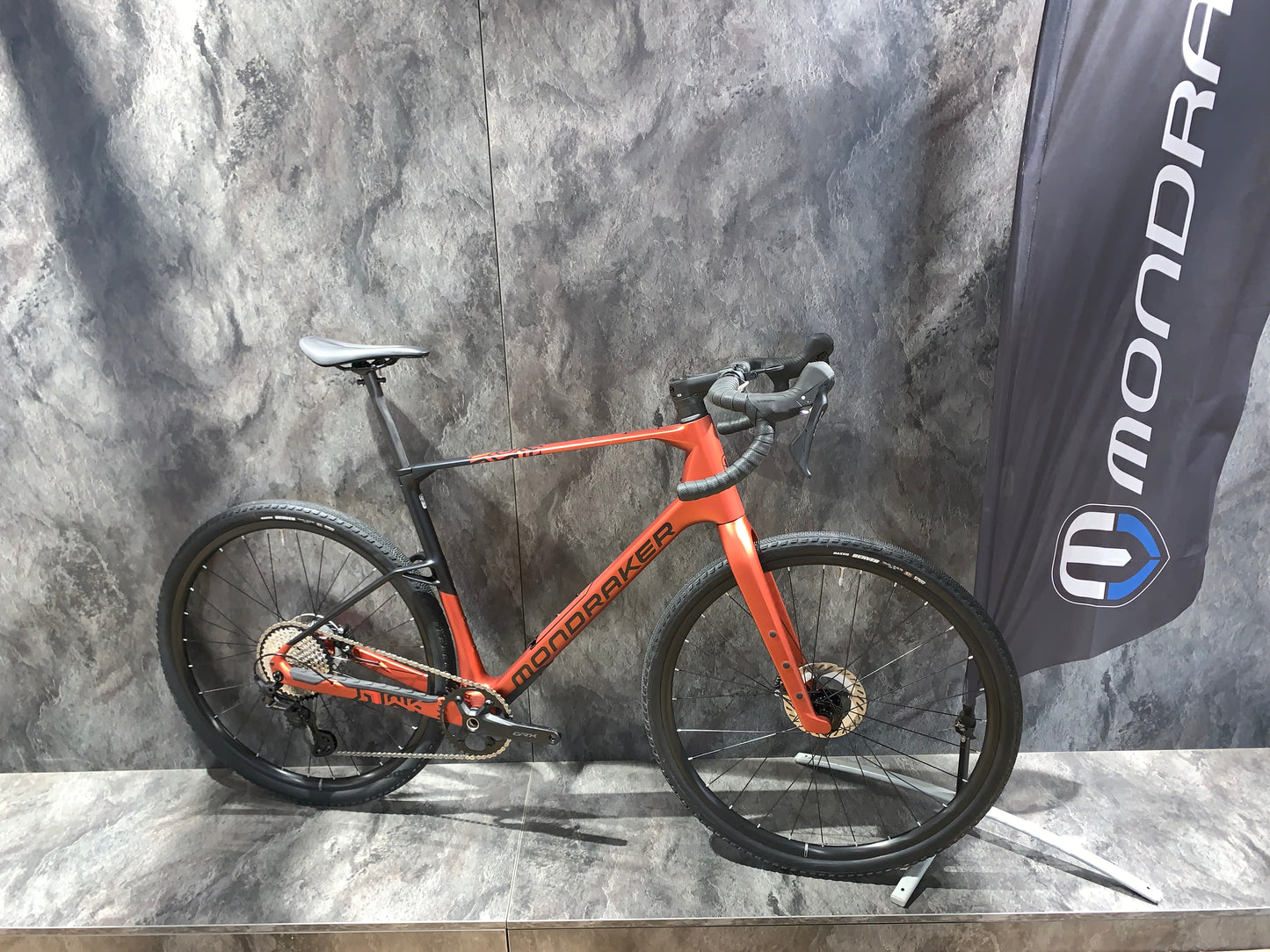 Moundraker Arid Carbon