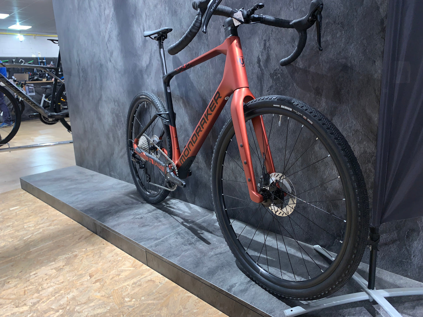 Moundraker Arid Carbon